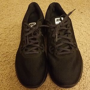 nike in season tr 7 metallic